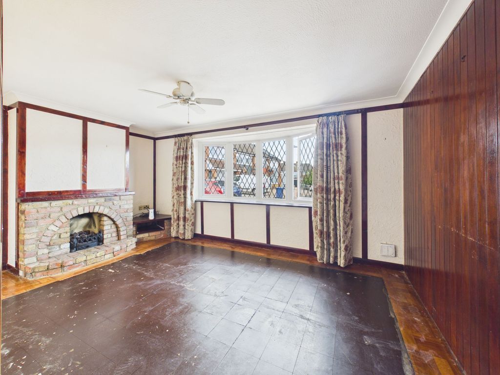 Property photo 3 of 13