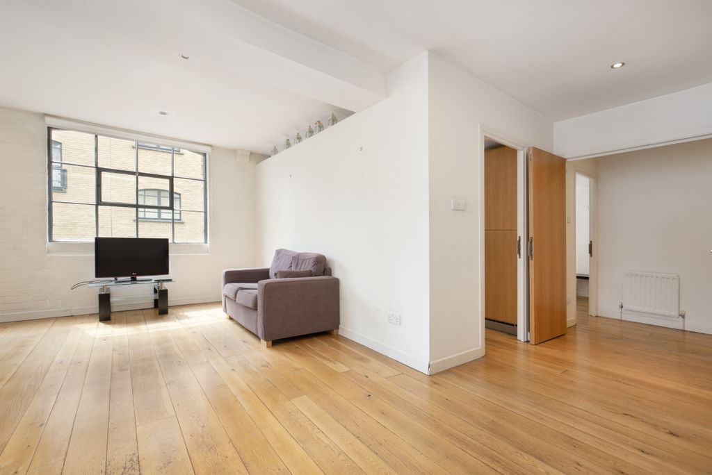 Property photo 3 of 10 Coriander Court 1...