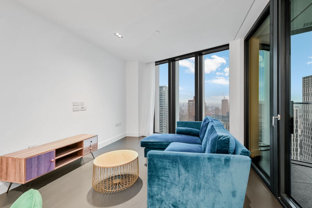 Property photo 2 of 27