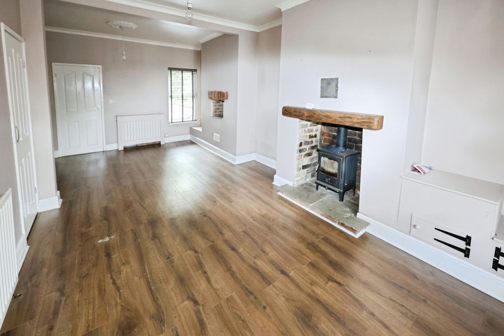 Property photo 3 of 9 Pbox-Living_Room-319405.Jpg