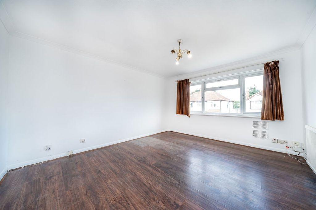 Property photo 3 of 4
