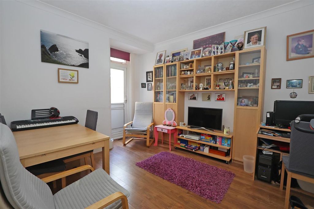 Property photo 3 of 15 Dining Room