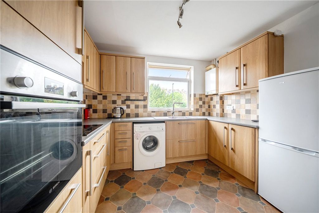 Property photo 3 of 11 Picture No. 06