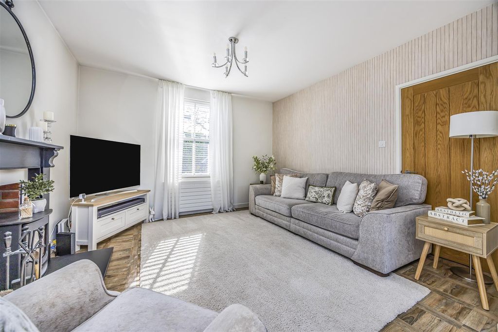 Property photo 2 of 33 The Shambles, Selsmore Road, Hayling Island-Portic