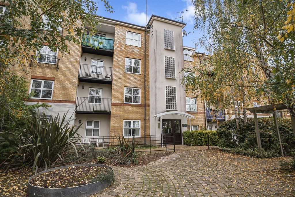 Property photo 1 of 12