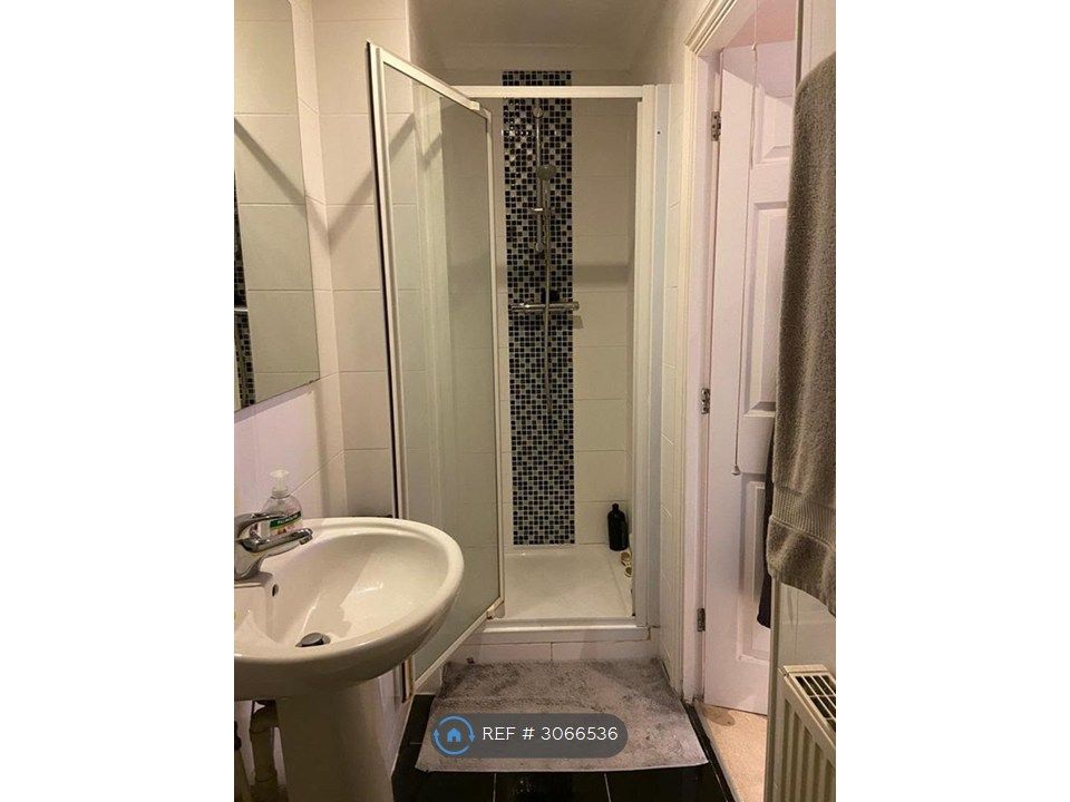 Property photo 3 of 18 Ensuite Bathroom