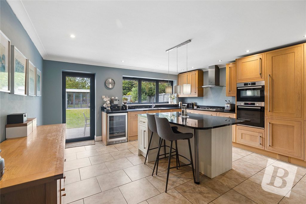 Property photo 2 of 15 Kitchen