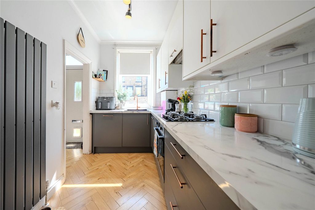 Property photo 3 of 17 Picture No. 19