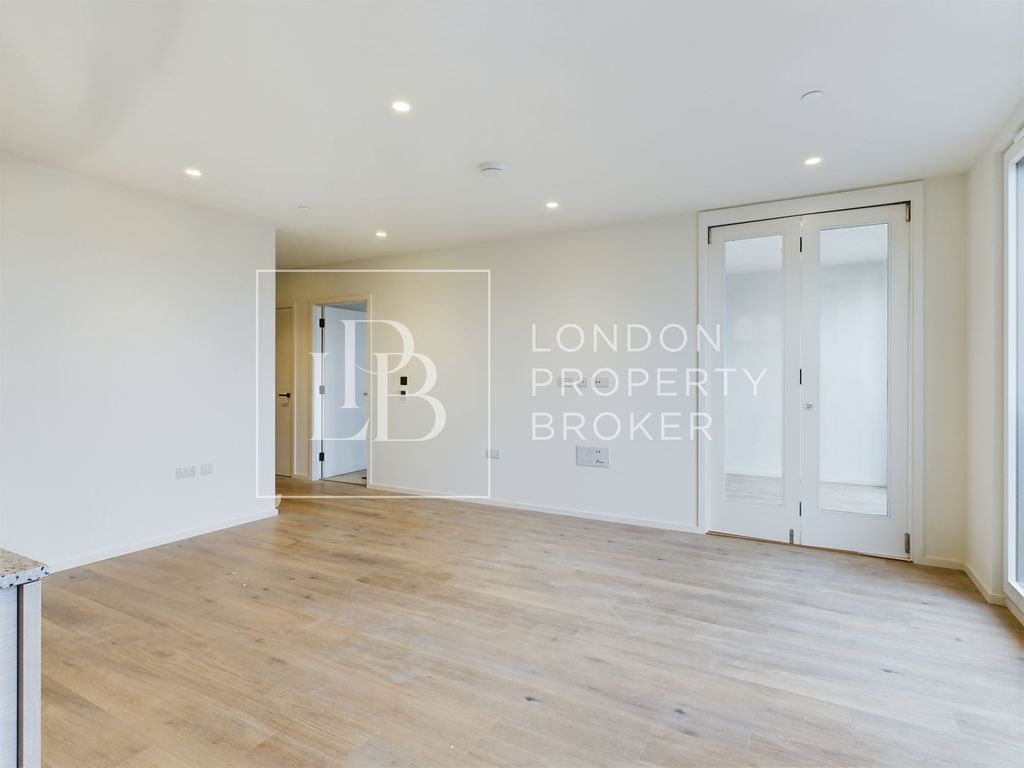 Property photo 2 of 9