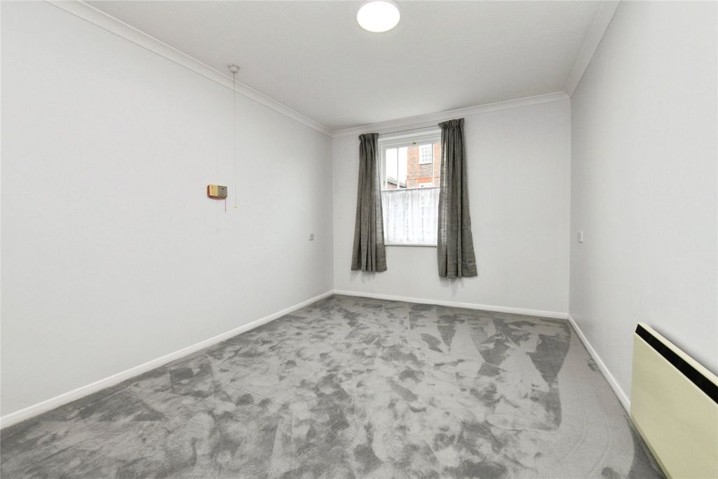 Property photo 3 of 12 Bedroom