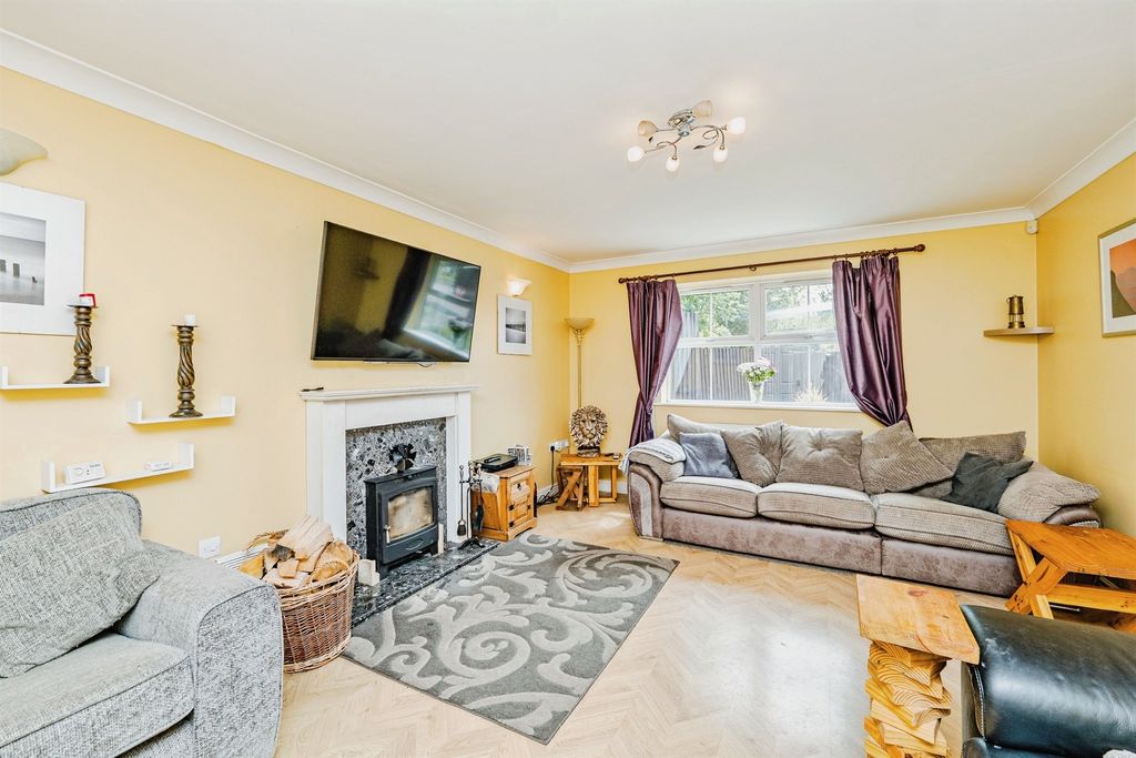 Property photo 3 of 32