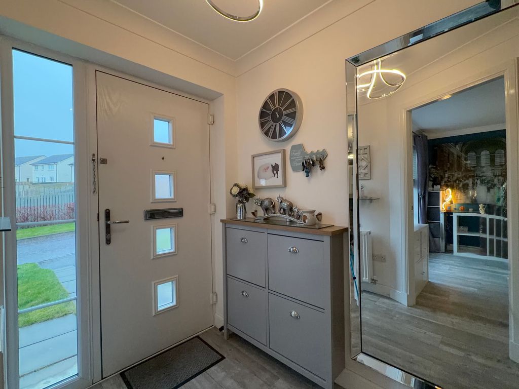 Property photo 2 of 23 Entrance Hallway