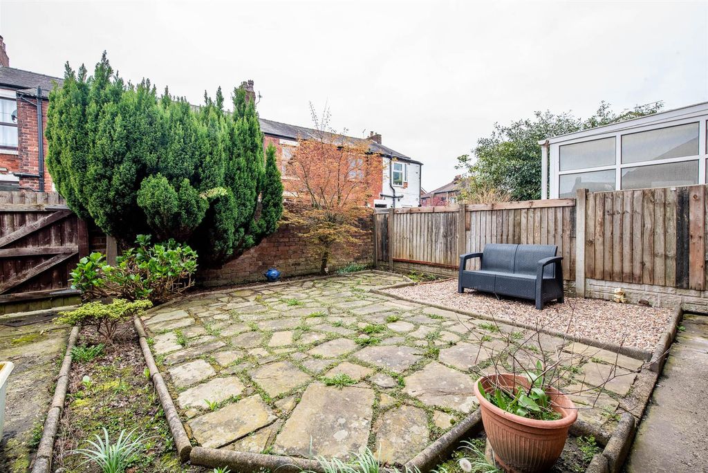 Property photo 2 of 17 Garden