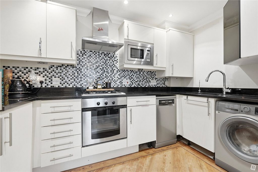 Property photo 3 of 17 Picture No. 25