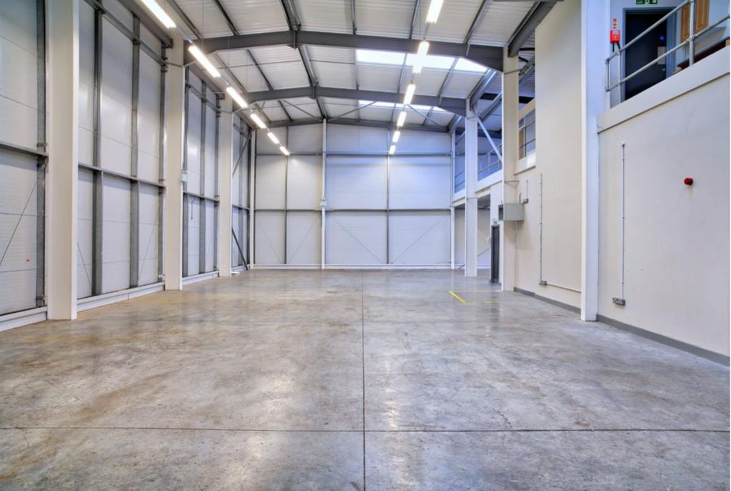 Property photo 3 of 7 Warehouse