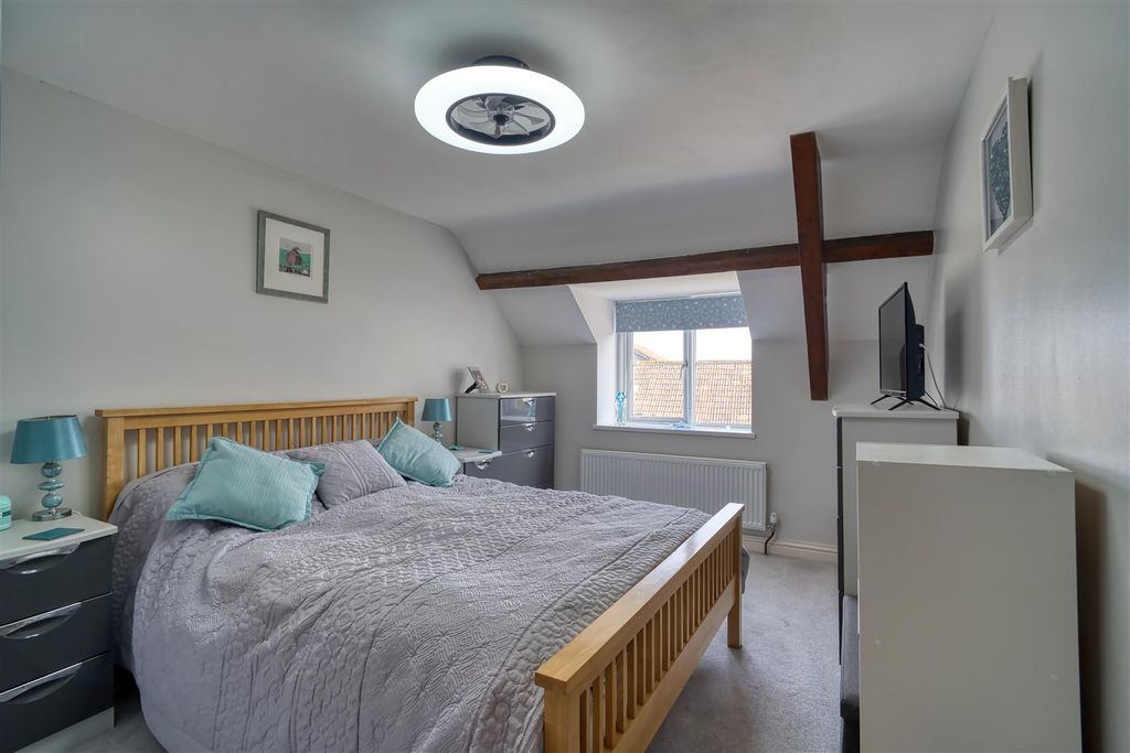 Property photo 3 of 10 Bedroom One