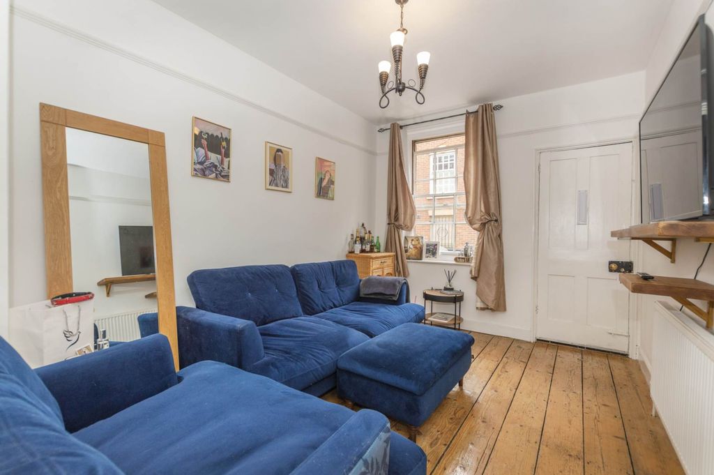 Property photo 2 of 14