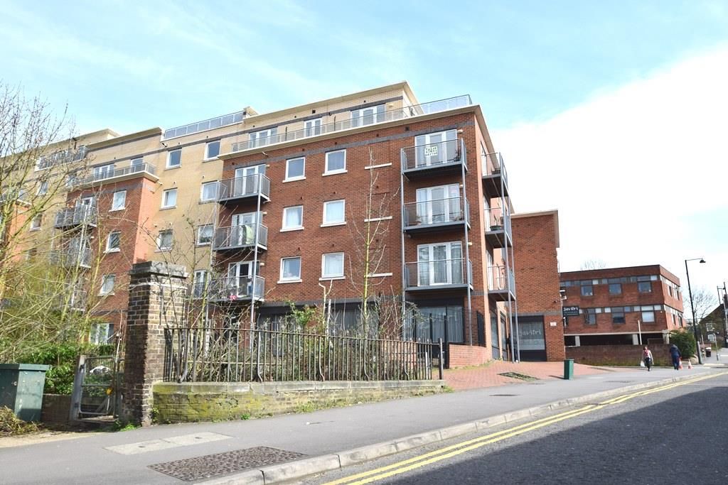 Property photo 1 of 11 Riverbank Point