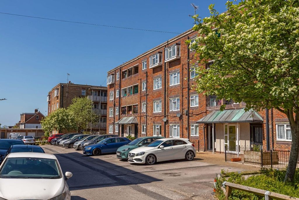 Property photo 1 of 15 Parker Court_12.Jpg