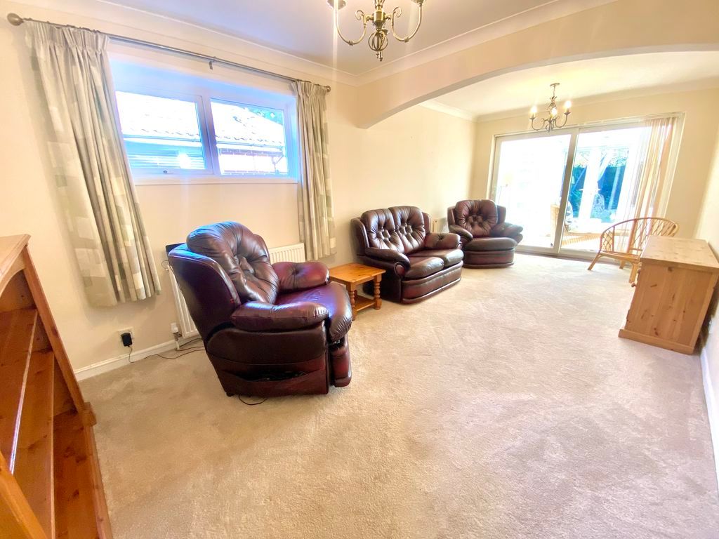 Property photo 2 of 23 Lounge