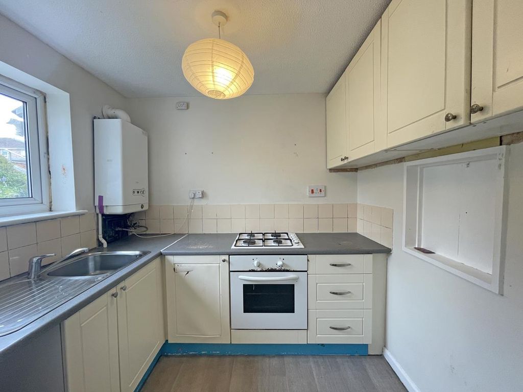 Property photo 2 of 12 Westcott Close 43 - Kitchen.Jpg