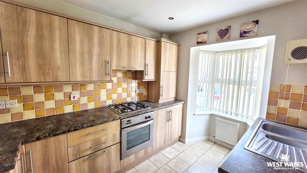 Property photo 2 of 25 Best Kitchen.Jpg