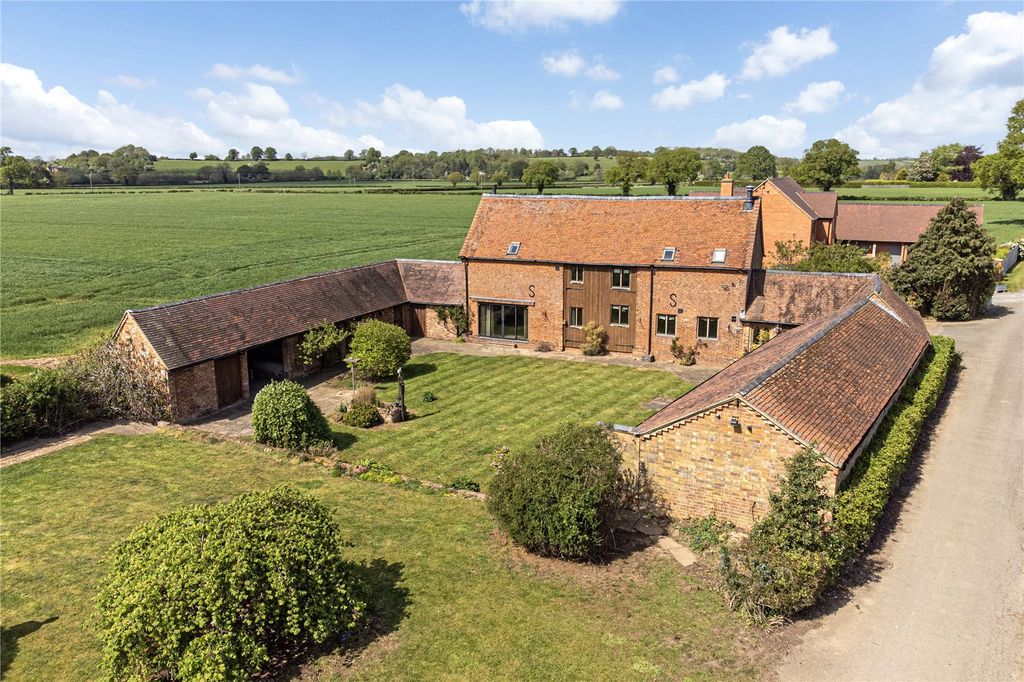 Property photo 1 of 15 House And Garden