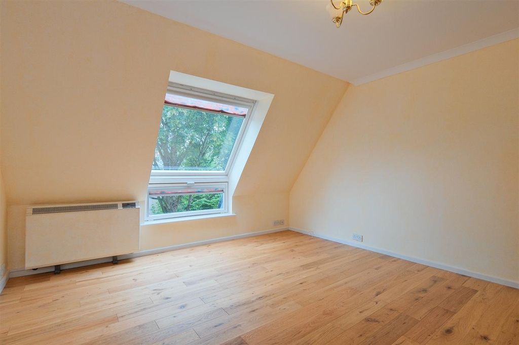 Property photo 3 of 30