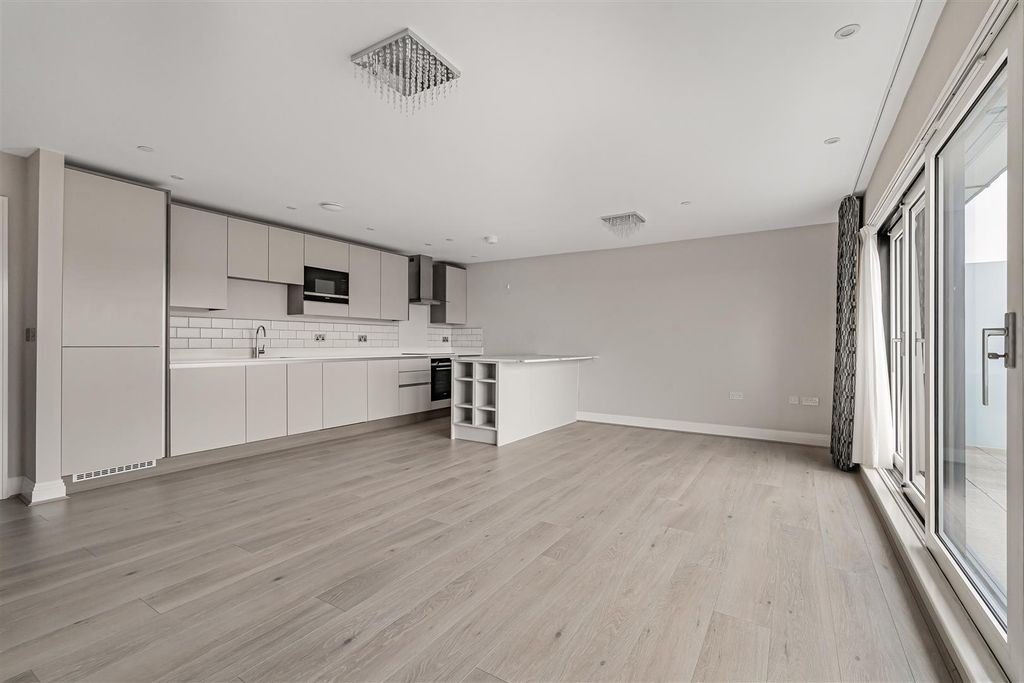 Property photo 2 of 19 Open Plan