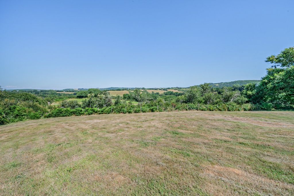 Property photo 3 of 21 Grounds