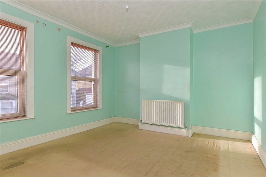 Property photo 3 of 10 Bedroom 1