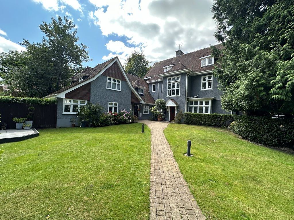 Property photo 3 of 18
