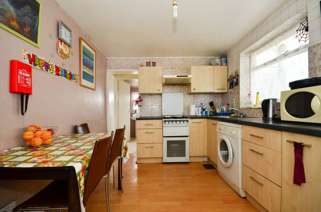 Property photo 2 of 9