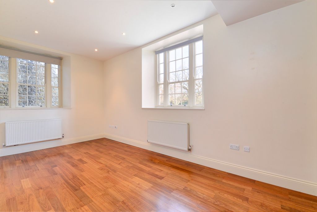 Property photo 3 of 16 Photo 10