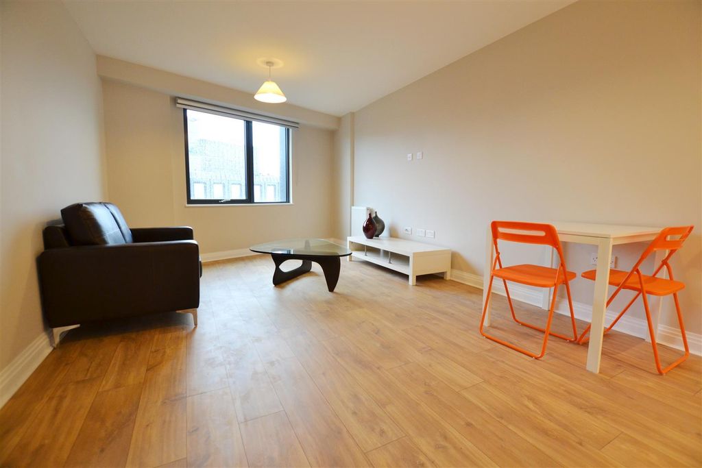Property photo 3 of 11