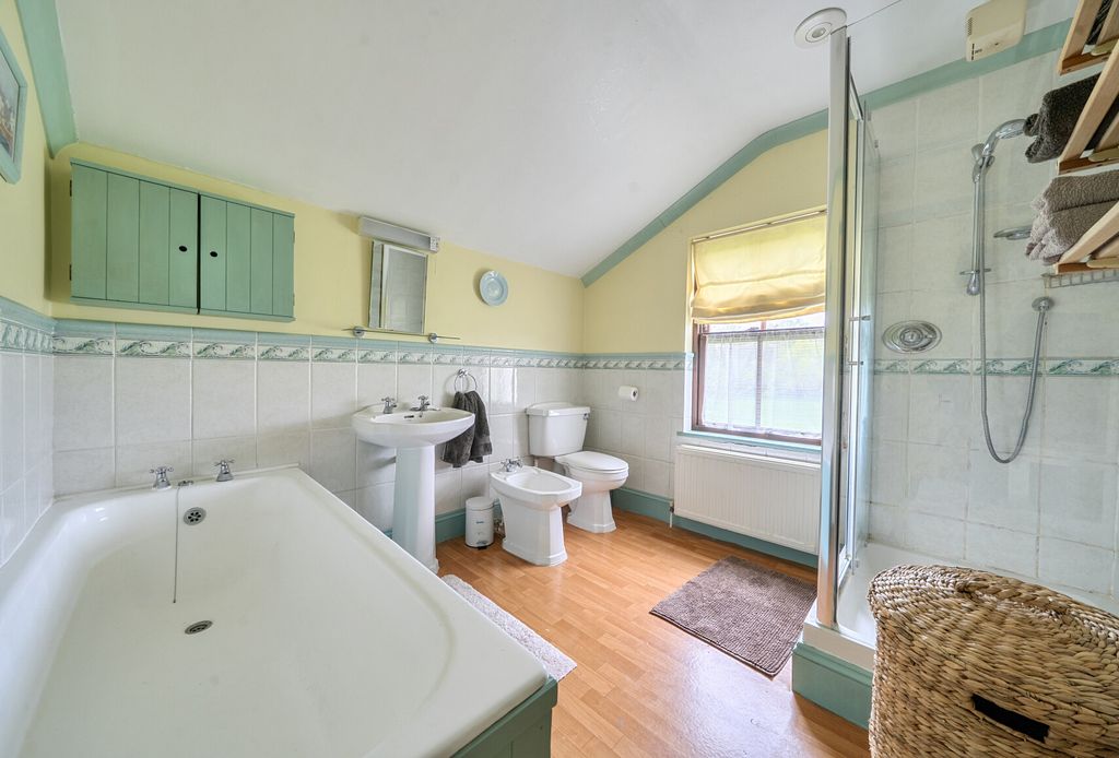 Property photo 3 of 13 1441903-5-69E22Fe...
