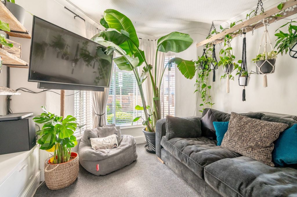 Property photo 3 of 21