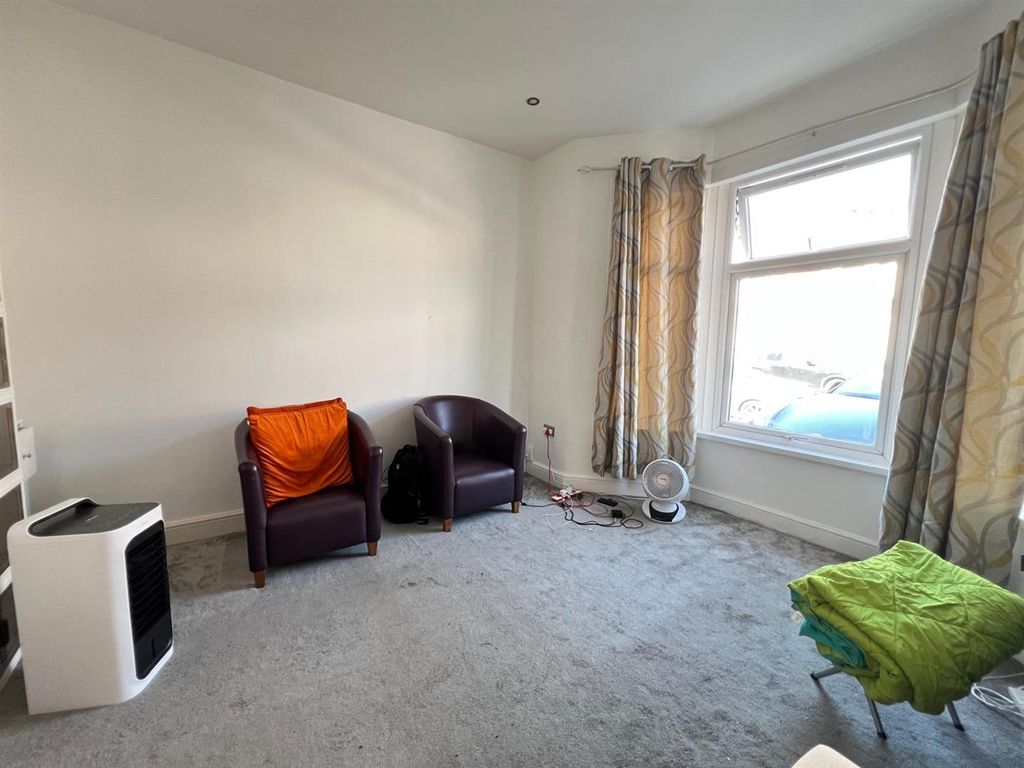 Property photo 3 of 10 01.Jpg