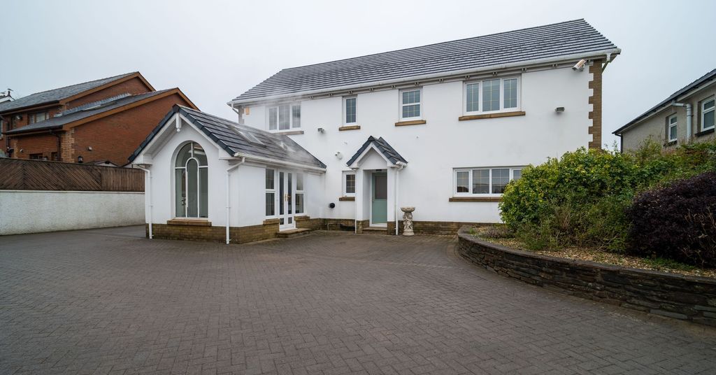Additional image 8 of 4 bed detached house for saleBethania House, 52 Bethania Road, Upper Tumble, Carmarthenshire SA14
