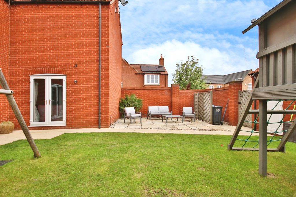 Property photo 2 of 24 4049956