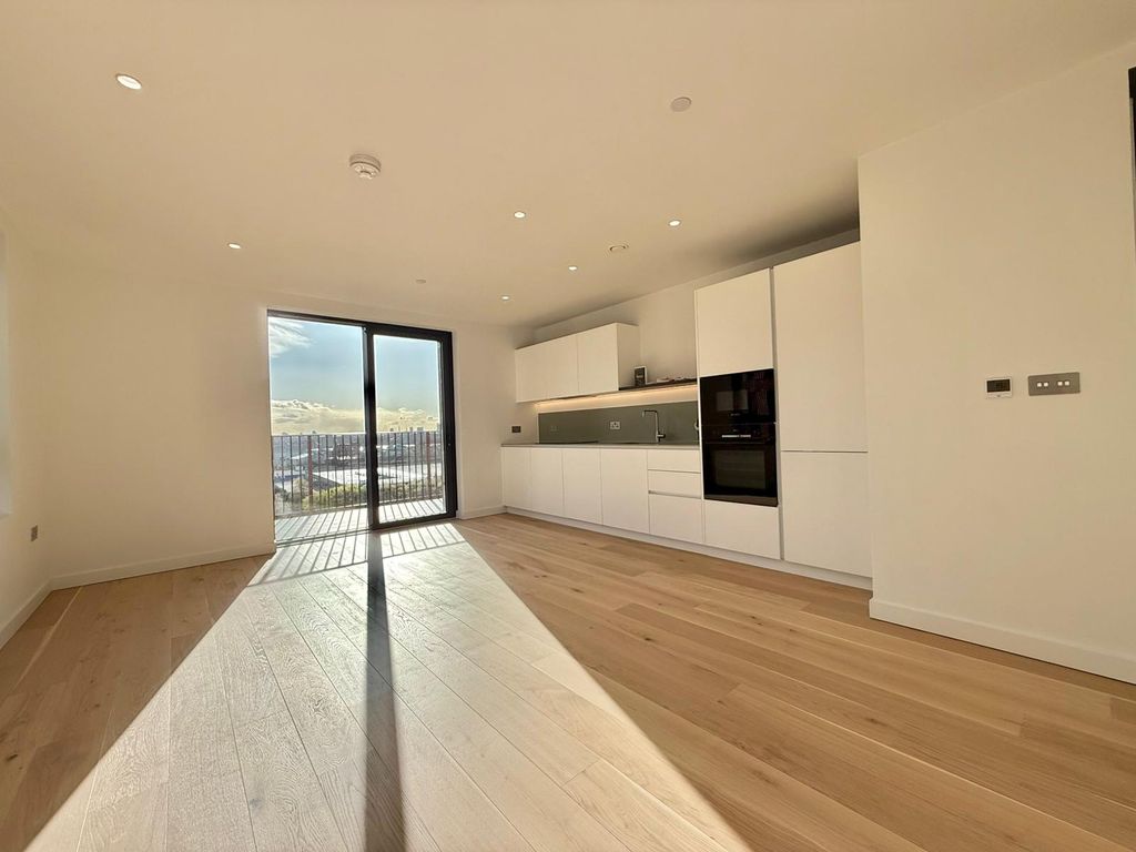 Property photo 3 of 16 Gallery