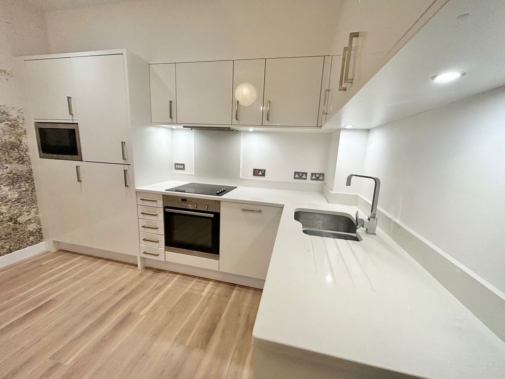 Property photo 2 of 20 Bedroom 1