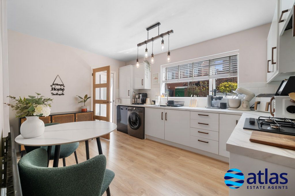 Property photo 3 of 28 Kitchen