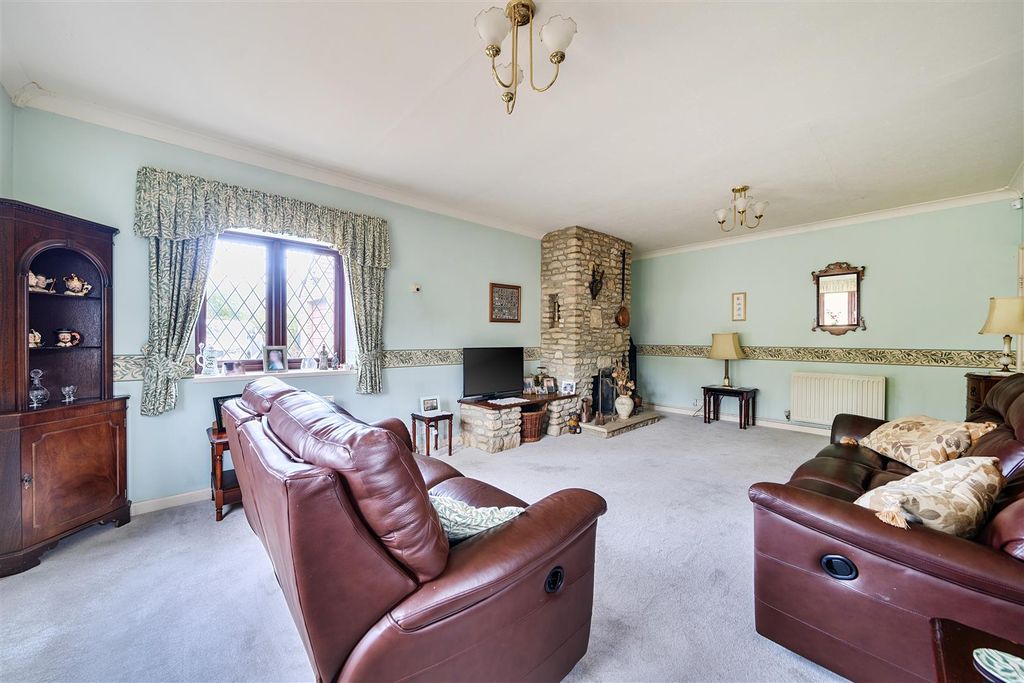 Property photo 3 of 16 Living Room