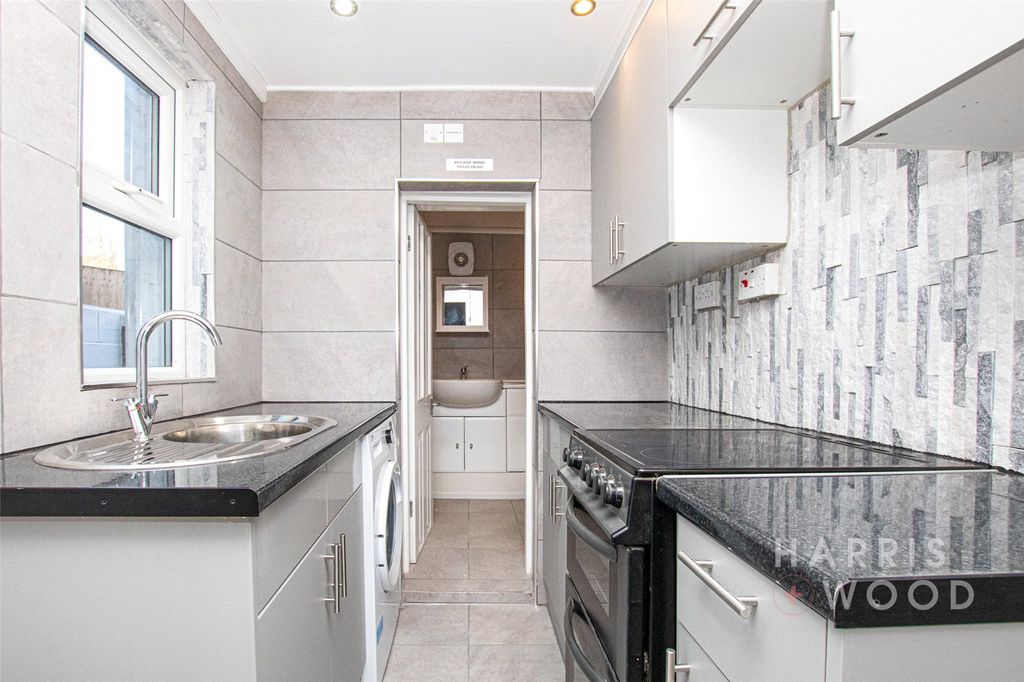 Property photo 3 of 16 Picture No. 13