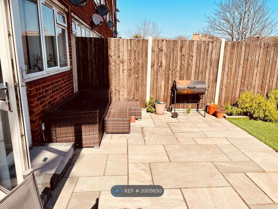 Property photo 3 of 17