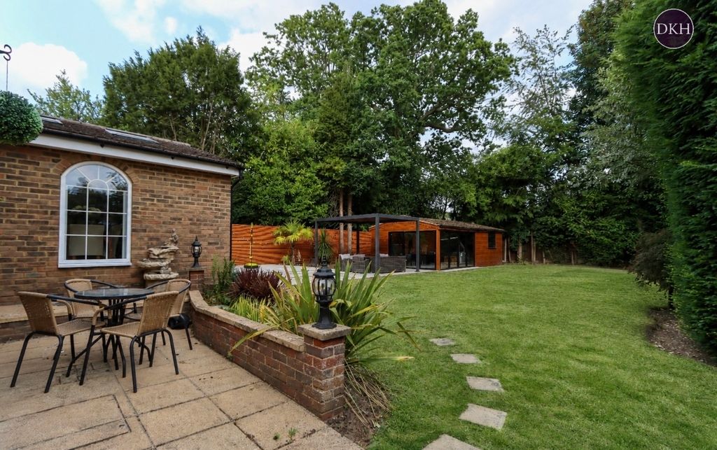 Property photo 3 of 18 Picture No. 02
