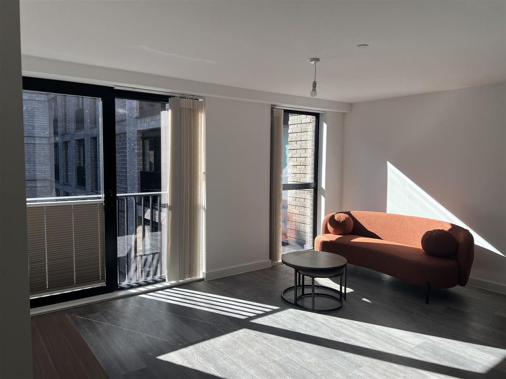 Property photo 1 of 15 W216 Living Rooms.Jpg