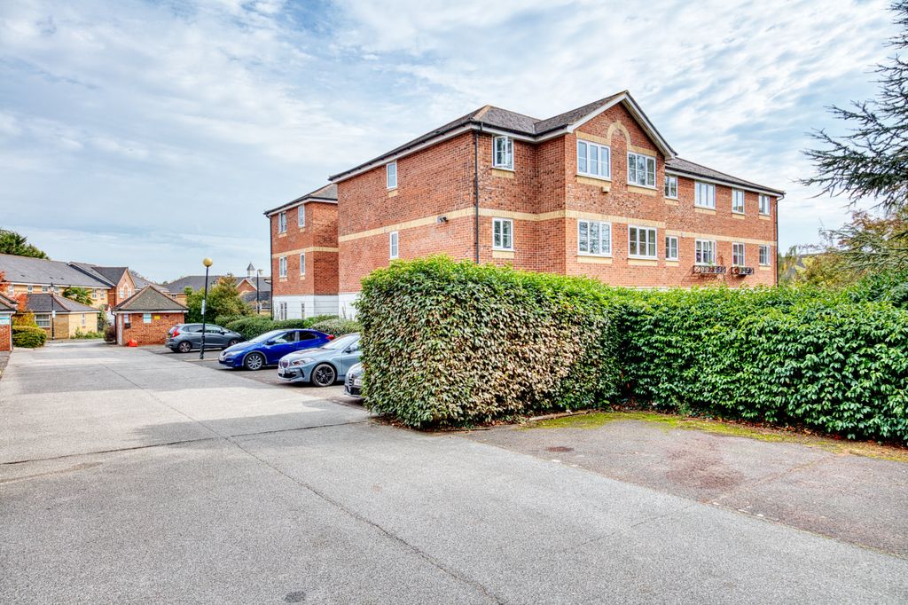 Property photo 1 of 12