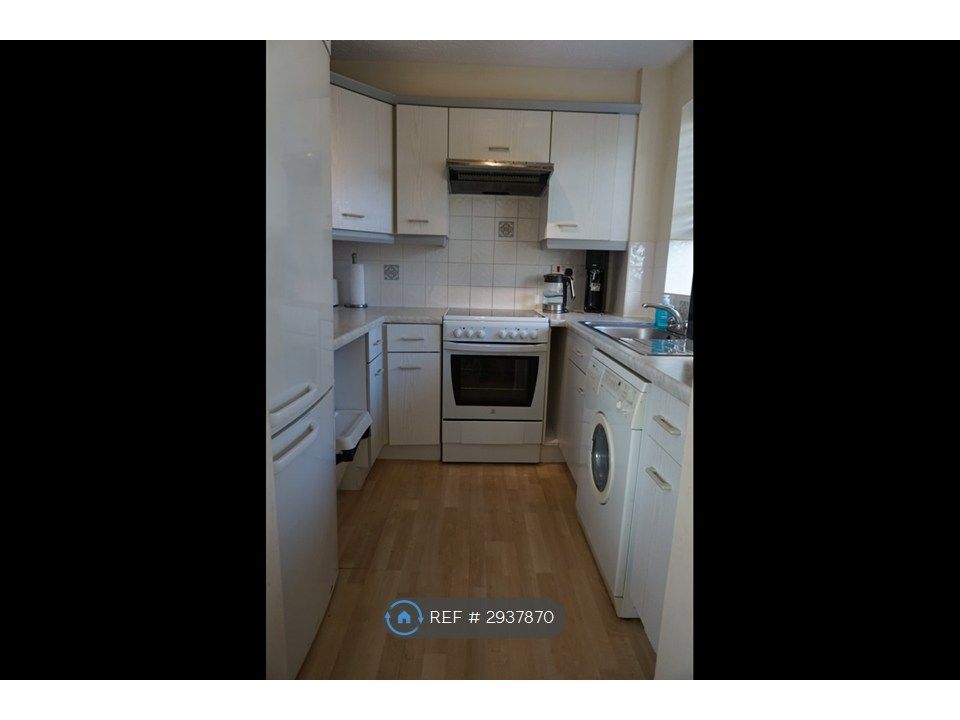 Property photo 2 of 7 Kitchen